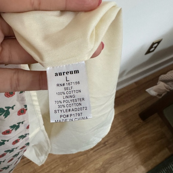 AUREUM Rose Print Puff Sleeve Midi Dress - Picture 6 of 7